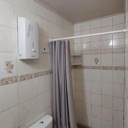 Wilcza Jama Hostel *